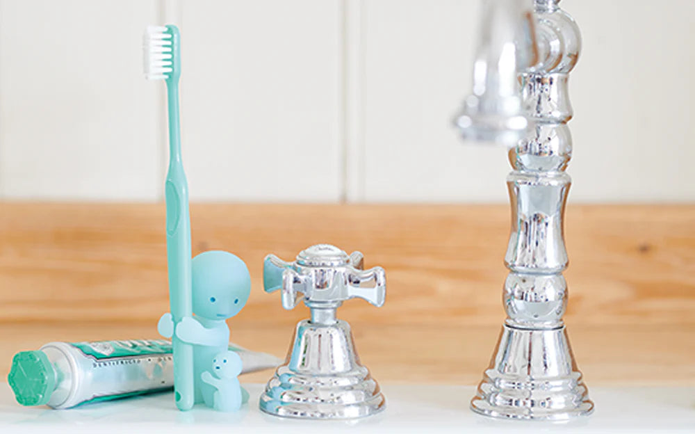 Smiski Toothbrush Stand (Hugging)